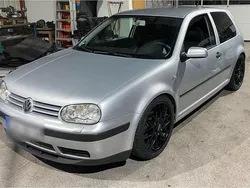 Silber Gebraucht 2002 VW Golf IV Kleinwagen | 2.500 € (Teuer)