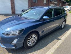 Blau Gebraucht 2021 Ford Focus Titanium Kombi | 15.300 € (Fairer Preis)