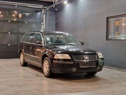 Schwarz Gebraucht 2001 VW Passat Basis Kombi | 1.999 € (Fairer Preis)