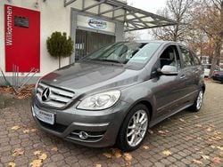 Grau Gebraucht 2010 Mercedes 180 Sport Limousine | 5.900 € (Fairer Preis)