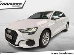 Ibisweiss Gebraucht 2023 Audi A3 Sportback Limousine | 24.885 € (Fairer Preis)