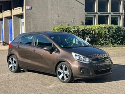 Braun Gebraucht 2012 Kia Rio FIFA World Cup Edition Limousine | 3.999 € (Teuer)