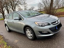 Grau Gebraucht 2013 Opel Astra Kombi | 3.100 € (Fairer Preis)