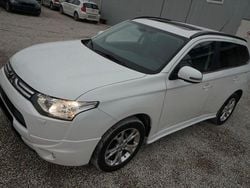 Weiß Gebraucht 2013 Mitsubishi Outlander Instyle SUV | 14.800 €