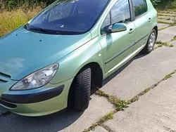Grün Gebraucht 2004 Peugeot 307 Limousine | 2.050 € (Fairer Preis)