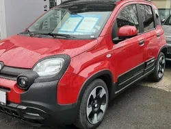 Passion rot bi color dach schwa Neu 2024 Fiat Panda Cross Kleinwagen | 19.680 €