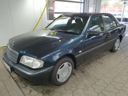 Blau metallic Gebraucht 1999 Mercedes C180 Classic Limousine | 11.111 €