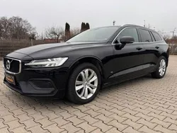 Schwarz Gebraucht 2021 Volvo V60 Momentum Kombi | 22.999 € (Fairer Preis)