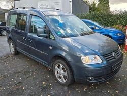 Grau Gebraucht 2010 VW Caddy Maxi Team Van / Kleinbus | 4.990 € (Fairer Preis)