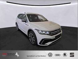 Pure white Gebraucht 2022 VW Tiguan Allspace R-line SUV | 37.970 € (Etwas zu teuer)