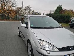 Grau Gebraucht 2002 Ford Focus Kleinwagen | 1.700 € (Etwas zu teuer)