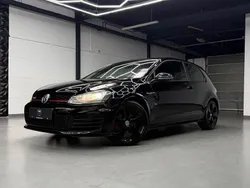 Schwarz Gebraucht 2013 VW Golf VI GTI Coupé | 16.380 €
