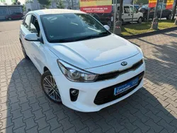 Weiß Gebraucht 2020 Kia Rio Spirit Limousine | 9.988 €