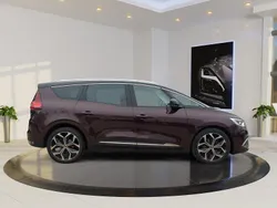 Rot metallic Gebraucht 2021 Renault Grand Scénic IV Intens Van / Kleinbus | 26.780 €