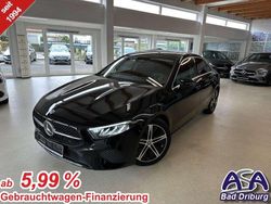 Kosmosschwarz metallic Gebraucht 2024 Mercedes A200 Advanced Plus Limousine | 33.990 €