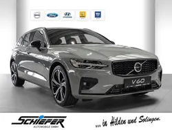 Grau Gebraucht 2023 Volvo V60 Plus Kombi | 49.890 €