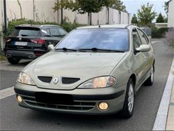 Grün Gebraucht 2001 Renault Mégane Kleinwagen | 3.200 € (Teuer)