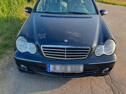 Blau Gebraucht 2005 Mercedes C200 Limousine | 4.000 € (Guter Preis)