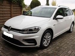 Weiß Gebraucht 2019 VW Golf VII Highline Kombi | 15.990 € (Guter Preis)