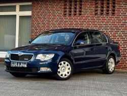Stormblau metallic Gebraucht 2009 Skoda Superb Comfort Limousine | 4.800 € (Fairer Preis)