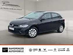 Schwarz (deep black perleffekt) Gebraucht 2024 VW Polo Life Limousine | 20.490 € (Guter Preis)