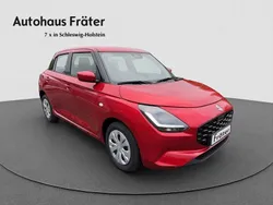 Rot Neu 2025 Suzuki Swift Club Limousine | 18.980 €