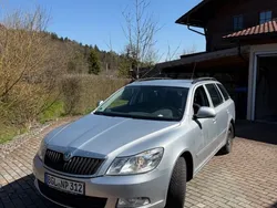 Grau Gebraucht 2010 Skoda Octavia Kombi | 2.599 € (Superpreis)