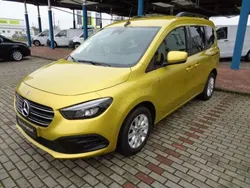 Gelb Gebraucht 2023 Mercedes T180 Van / Kleinbus | 27.690 € (Fairer Preis)