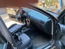 Schwarz Gebraucht 2002 VW Golf IV Basis Limousine | 2.200 € (Fairer Preis)