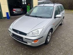 Silber Gebraucht 2000 Ford Focus Ghia Kombi | 799 € (Superpreis)