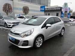 Silber Gebraucht 2015 Kia Rio DREAM-TEAM Edition Limousine | 10.480 € (Fairer Preis)
