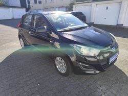Schwarz Gebraucht 2014 Hyundai i20 Edition Kleinwagen | 4.600 € (Fairer Preis)