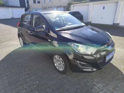 Schwarz Gebraucht 2014 Hyundai i20 Edition Kleinwagen | 4.600 € (Fairer Preis)