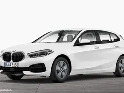 Weiß Gebraucht 2022 BMW 118 Kleinwagen | 22.606 € (Fairer Preis)