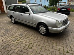 Silber Gebraucht 1999 Mercedes E240 Classic Kombi | 1.299 € (Superpreis)