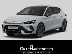 Glacial weiß metallic Neu 2025 Cupra Leon VZ Limousine | 44.053 € (Etwas zu teuer)