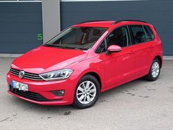 Rot Gebraucht 2017 VW Golf Sportsvan Sound Van / Kleinbus | 13.300 € (Fairer Preis)