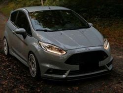 Grau Gebraucht 2017 Ford Fiesta ST200 Kleinwagen | 17.500 € (Teuer)