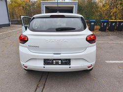 Weiß Gebraucht 2024 Dacia Sandero Essentiel Limousine | 12.300 € (Superpreis)