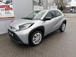 Silber Gebraucht 2023 Toyota Aygo X Play SUV | 16.270 € (Teuer)