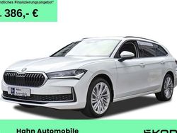 Weiß Gebraucht 2025 Skoda Superb Selection Kombi | 40.980 €