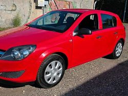 Rot Gebraucht 2009 Opel Astra Kleinwagen | 1.999 € (Fairer Preis)