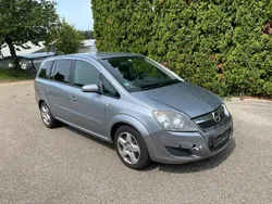 Grau Gebraucht 2007 Opel Zafira Van / Kleinbus | 2.600 € (Fairer Preis)
