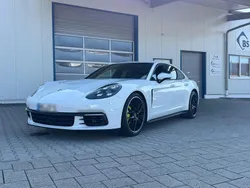 Weiß Gebraucht 2017 Porsche Panamera Limousine | 59.899 €