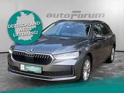 Grau Gebraucht 2024 Skoda Superb Selection Kombi | 32.981 € (Superpreis)