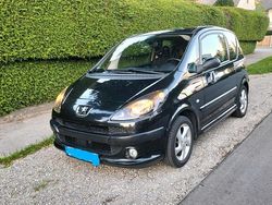 Schwarz Gebraucht 2005 Peugeot 1007 Kleinwagen | 4.700 € (Etwas zu teuer)
