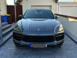 Grau Gebraucht 2020 Porsche Cayenne Turbo SUV | 63.800 € (Fairer Preis)