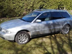 Silber Gebraucht 1999 Audi A6 Kombi | 800 €