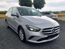 Iridiumsilber Gebraucht 2019 Mercedes B200 Van / Kleinbus | 21.900 € (Guter Preis)