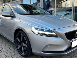 Silber Gebraucht 2016 Volvo V40 Momentum Limousine | 15.290 € (Etwas zu teuer)